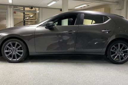 Mazda 3 2.500 km 25.990 &euro; Fürth 90763