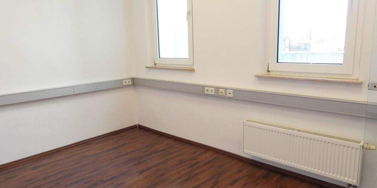 Gewerbeobjekt Nürnberg St Peter - 4 Zimmer, 128 m&sup2;, 890&euro; | Angebot:25915937