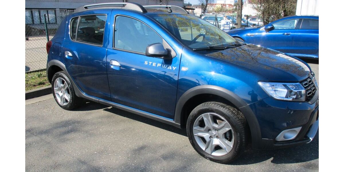 Dacia Sandero 44.000 km 9.299 &euro; Fürth 90765