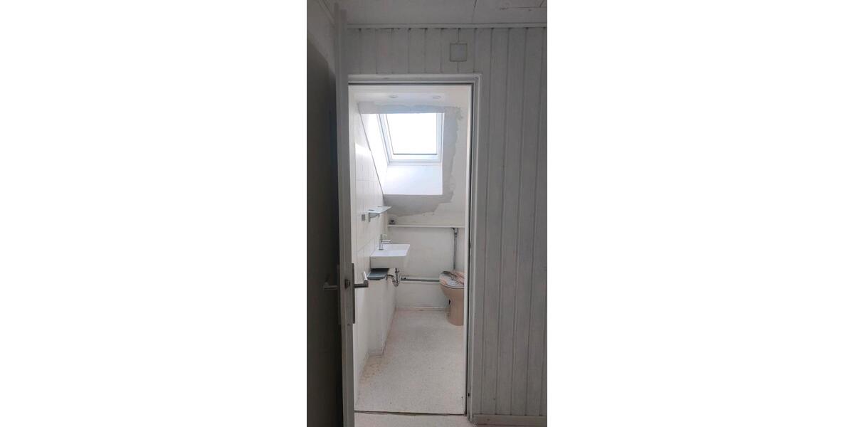 Dachgeschoßwohnung Oberasbach - 1.5 Zimmer, 35 m&sup2;, 400&euro; | Angebot:27617399