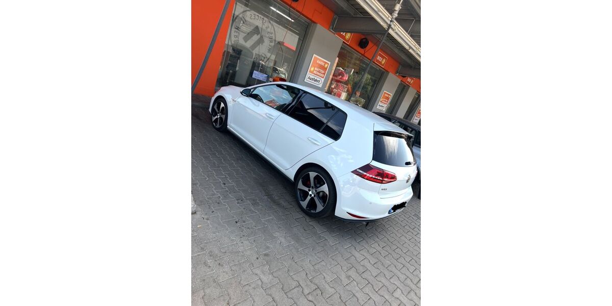 VW Golf 123.956 km 14.600 &euro; Nürnberg 90478