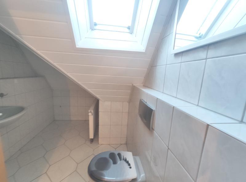 Große Maisonette mit Klimaanlagen (aktuell in 2 Wohnungen unterteilt) mit 2 Balkonen, 2 Einbauküchen und 2 Stellplätzen - Etagenwohnung Hausen | Angebot:20238797