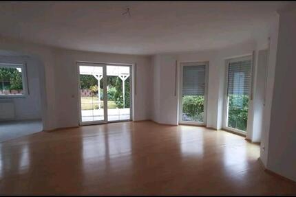 Wohnung Nürnberg Falkenheim - 4 Zimmer, 161 m&sup2;, 1.600&euro; | Angebot:25856485