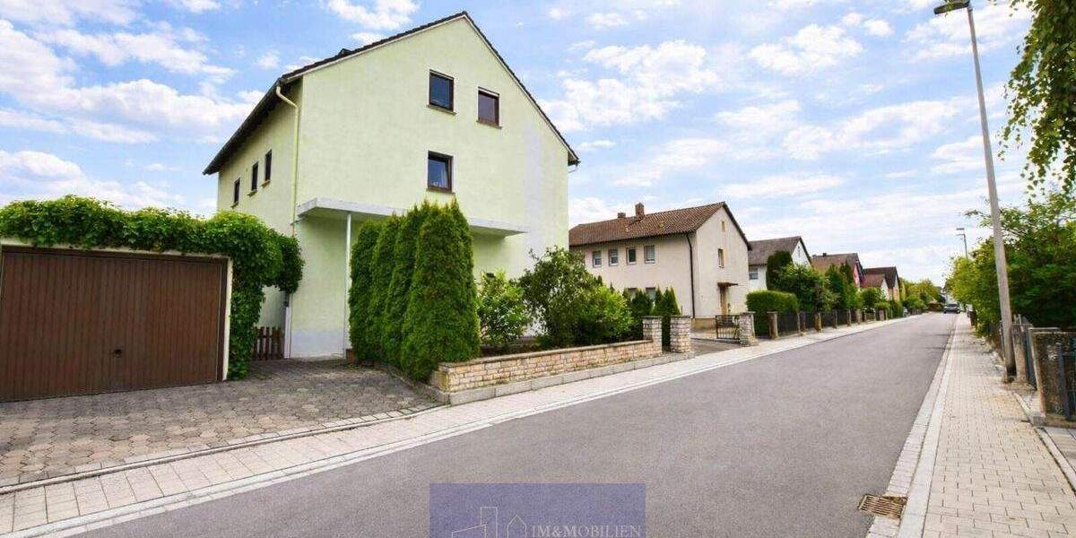 Etagenwohnung Adelsdorf - 8 Zimmer, 207 m&sup2;, 425.000&euro; | Angebot:25899007