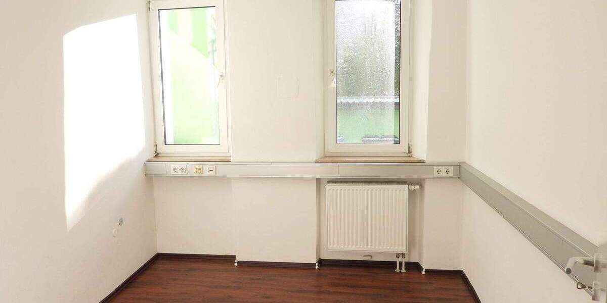 Gewerbeobjekt Nürnberg St Peter - 4 Zimmer, 100 m&sup2;, 890&euro; | Angebot:25915935