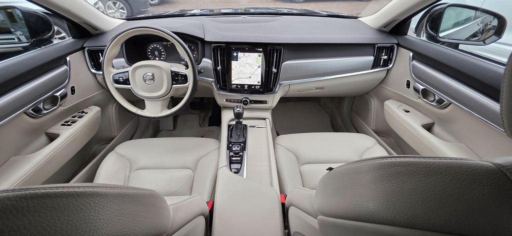 Volvo V90 169.970 km 18.900 &euro; Fürth 90763