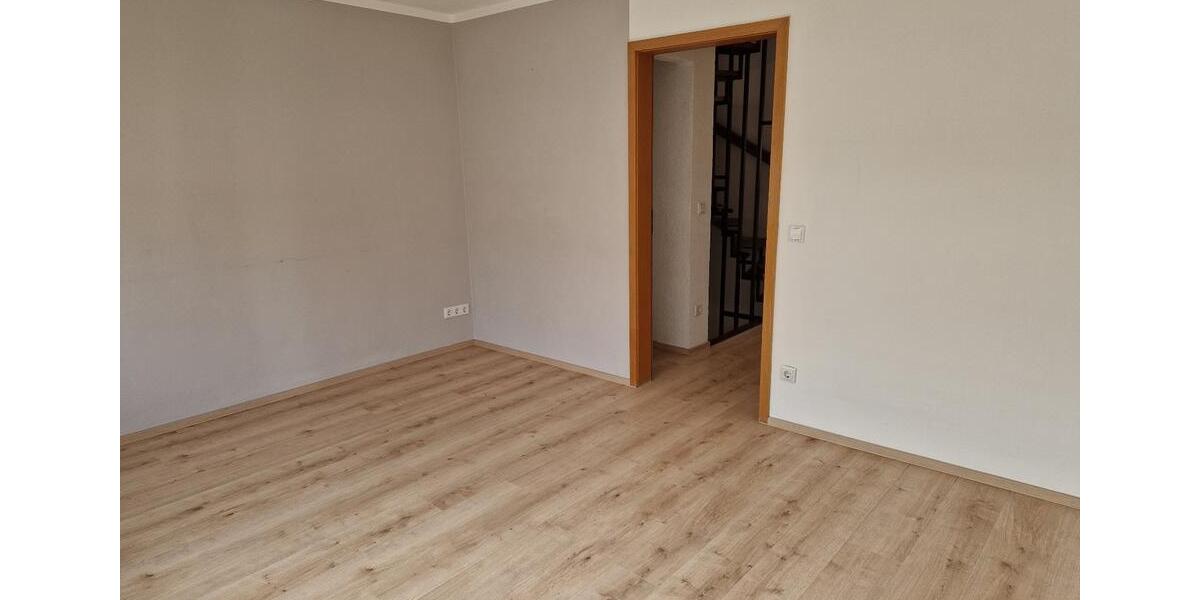 Reihenhaus Schwabach - 4 Zimmer, 100 m&sup2;, 439.000&euro; | Angebot:25995352
