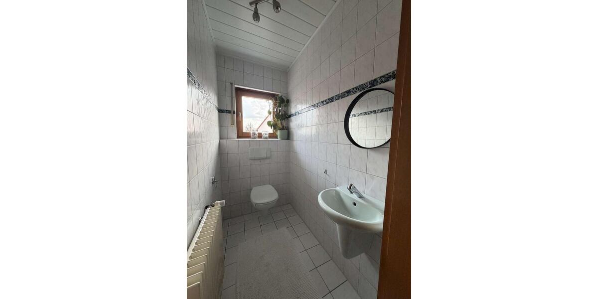 Etagenwohnung Erlangen Alterlangen - 3 Zimmer, 117 m&sup2;, 1.500&euro; | Angebot:25882988