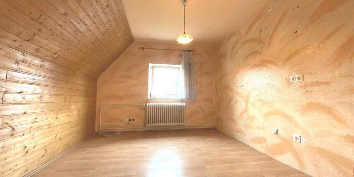 Einfamilienhaus Roßtal Weitersdorf - 9 Zimmer, 187 m&sup2;, 349.000&euro; | Angebot:25771449