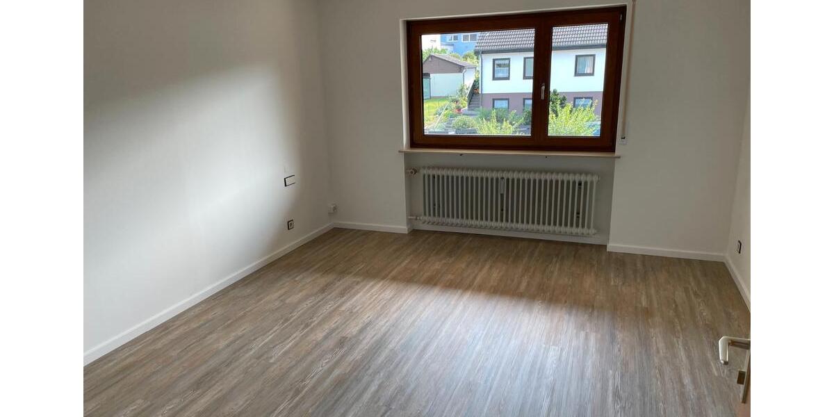 Etagenwohnung Lauf an der Pegnitz - 3.5 Zimmer, 120 m&sup2;, 1.100&euro; | Angebot:26416926