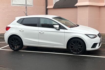 Seat Ibiza 8.800 km 15.900 &euro; Neustadt/Aisch 91413
