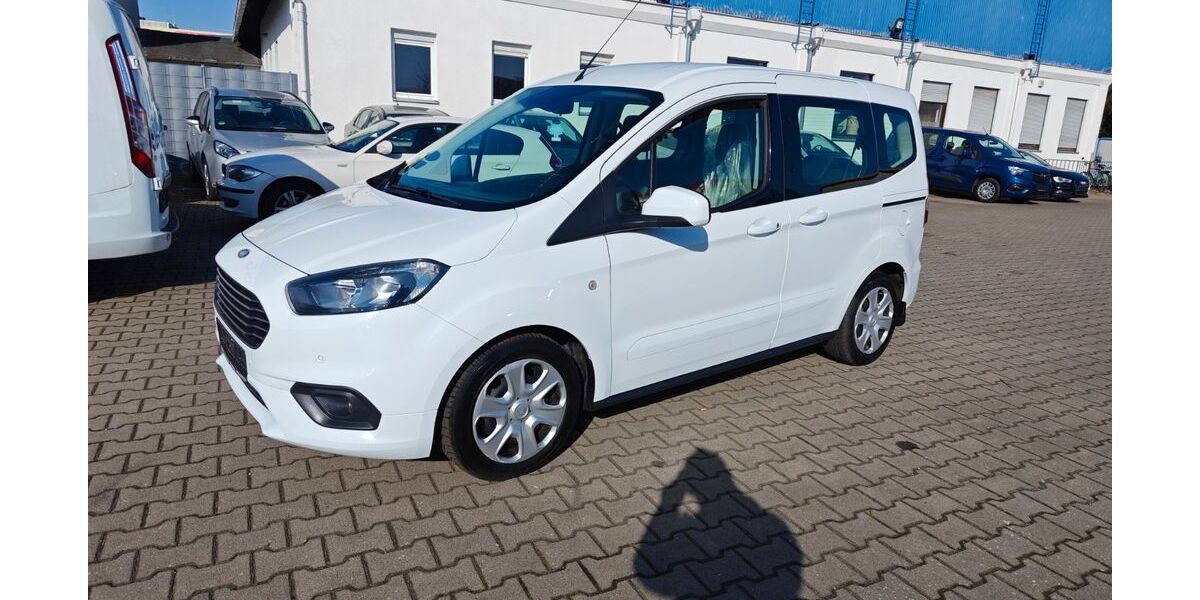 Ford Tourneo Courier 200.000 km 6.990 &euro; Nürnberg 90431