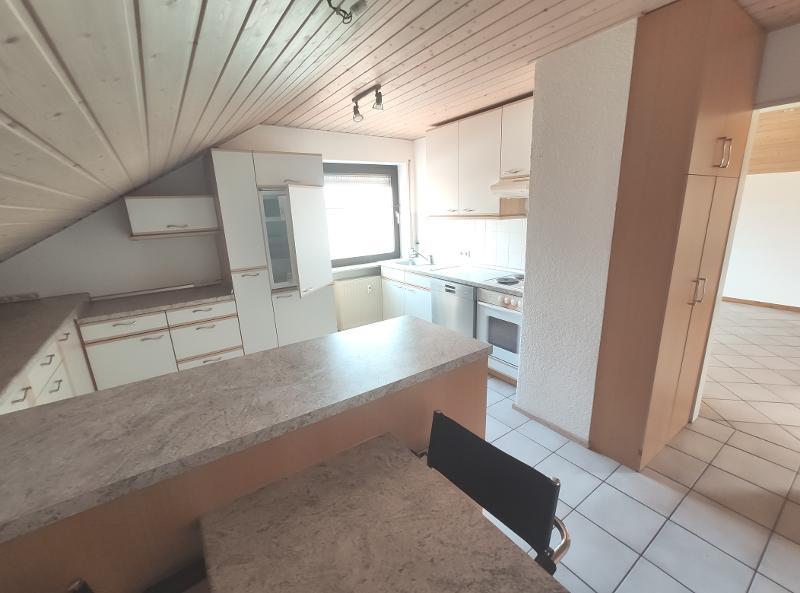 3 Zi. DG Wohnung mit Küche, Gartenmitbenutzung und Stellplatz - Etagenwohnung Weisendorf | Angebot:24351111