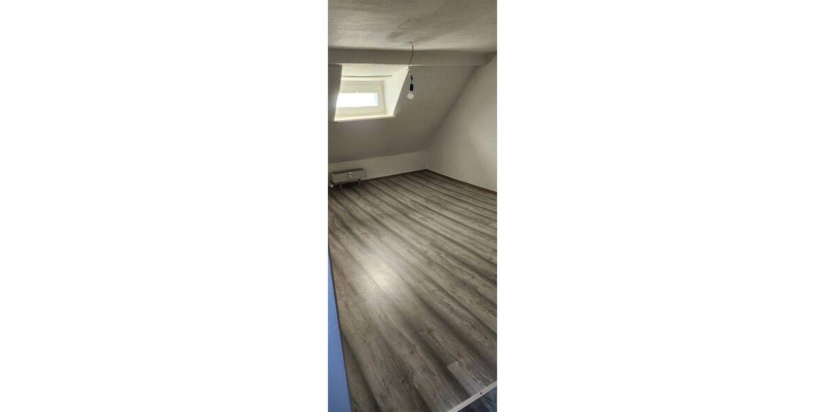 Etagenwohnung Erlangen Tennenlohe - 6 Zimmer, 125 m&sup2;, 1.250&euro; | Angebot:26871424