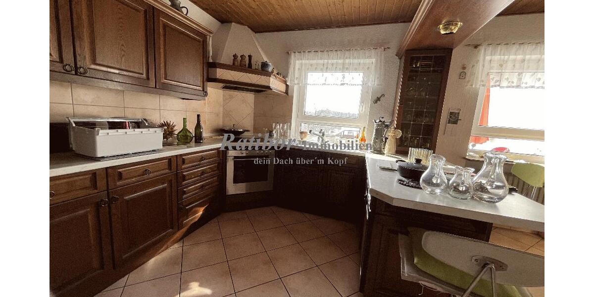 Sehr großzügiges und gepflegtes Einfamilienhaus mit Einliegerwohnung und Doppelgarage in Roth OT - Bungalow Roth Pfaffenhofen | Angebot:25634482