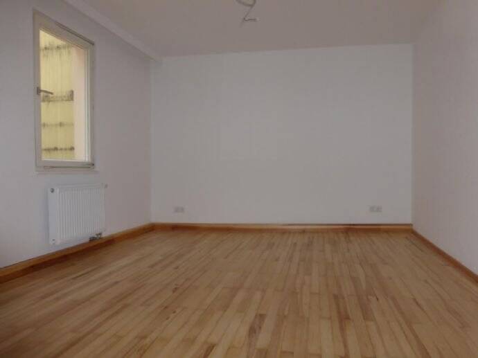 Etagenwohnung Nürnberg Lorenz - 3 Zimmer, 127 m&sup2;, 850&euro; | Angebot:25695941