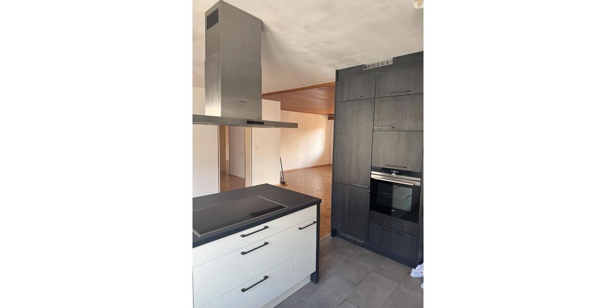 Hochparterre Röttenbach - 4 Zimmer, 142 m&sup2;, 1.390&euro; | Angebot:25922036