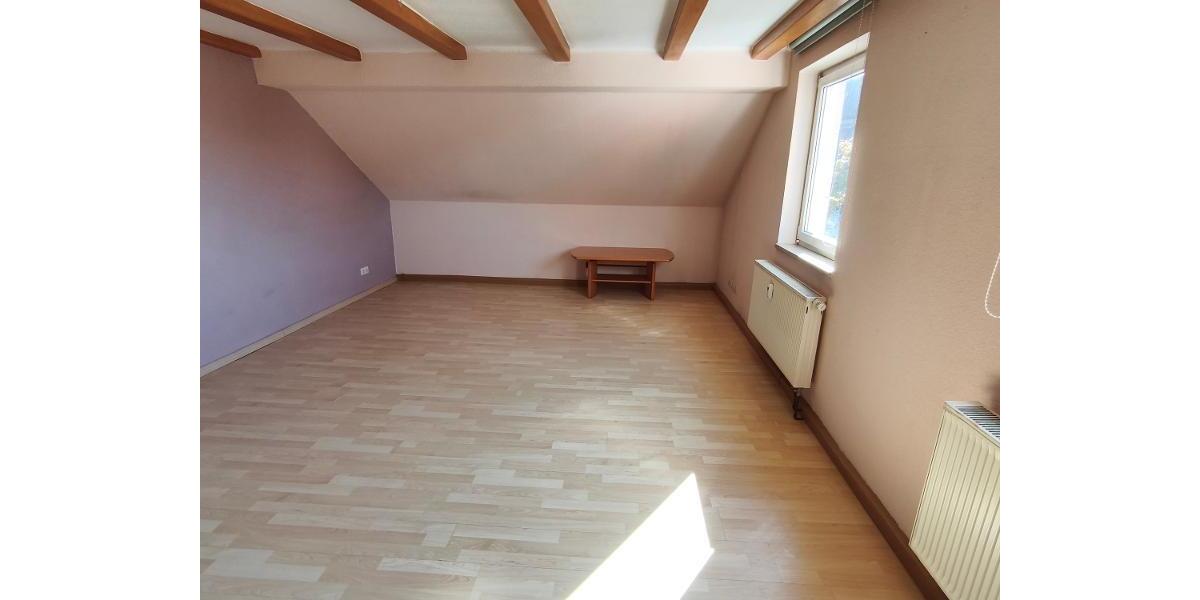 2 Zi. Wohnung im Dachgeschoss mit Stellplatz - Etagenwohnung Adelsdorf | Angebot:27541175