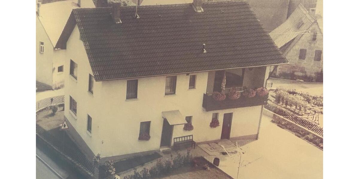 Einfamilienhaus Lauf an der Pegnitz - 7 Zimmer, 170 m&sup2;, 430.000&euro; | Angebot:25408089