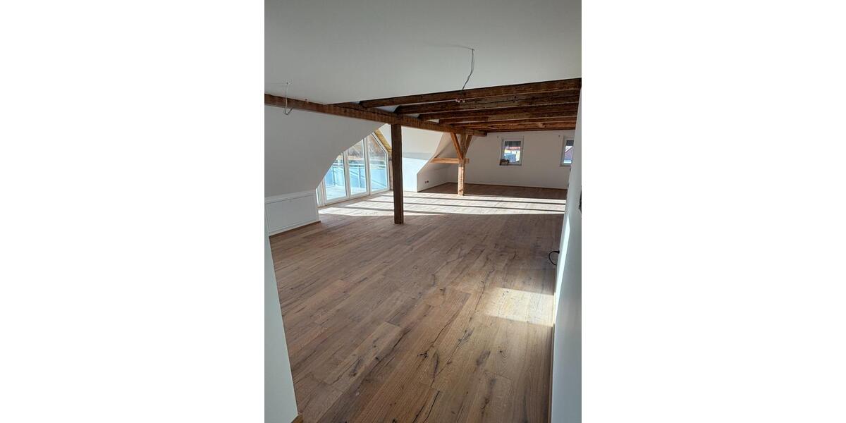 Maisonettenwohnung Neustadt an der Aisch - 2.5 Zimmer, 106 m&sup2;, 1.200&euro; | Angebot:24706593