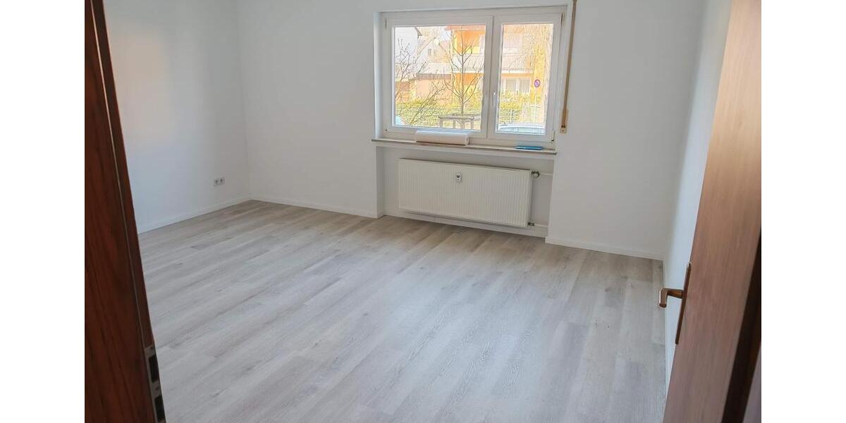 Etagenwohnung Uttenreuth - 3 Zimmer, 89 m&sup2;, 1.200&euro; | Angebot:25350349