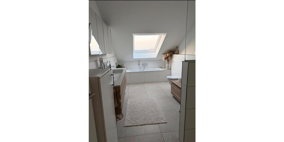 Dachgeschoßwohnung Oberreichenbach - 2 Zimmer, 130 m&sup2;, 1.500&euro; | Angebot:25598849