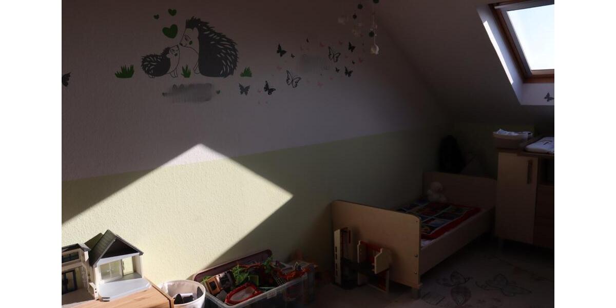 Dachgeschoßwohnung Roth - 3.5 Zimmer, 82 m&sup2;, 199.000&euro; | Angebot:25162874