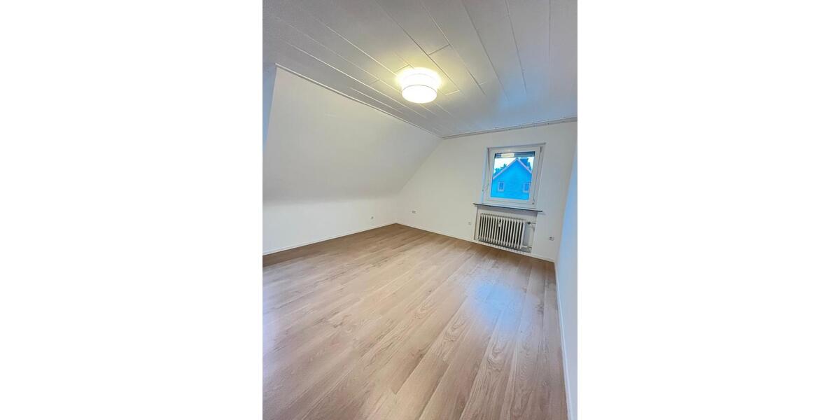 Dachgeschoßwohnung Fürth Atzenhof - 3 Zimmer, 79 m&sup2;, 1.021&euro; | Angebot:27604710