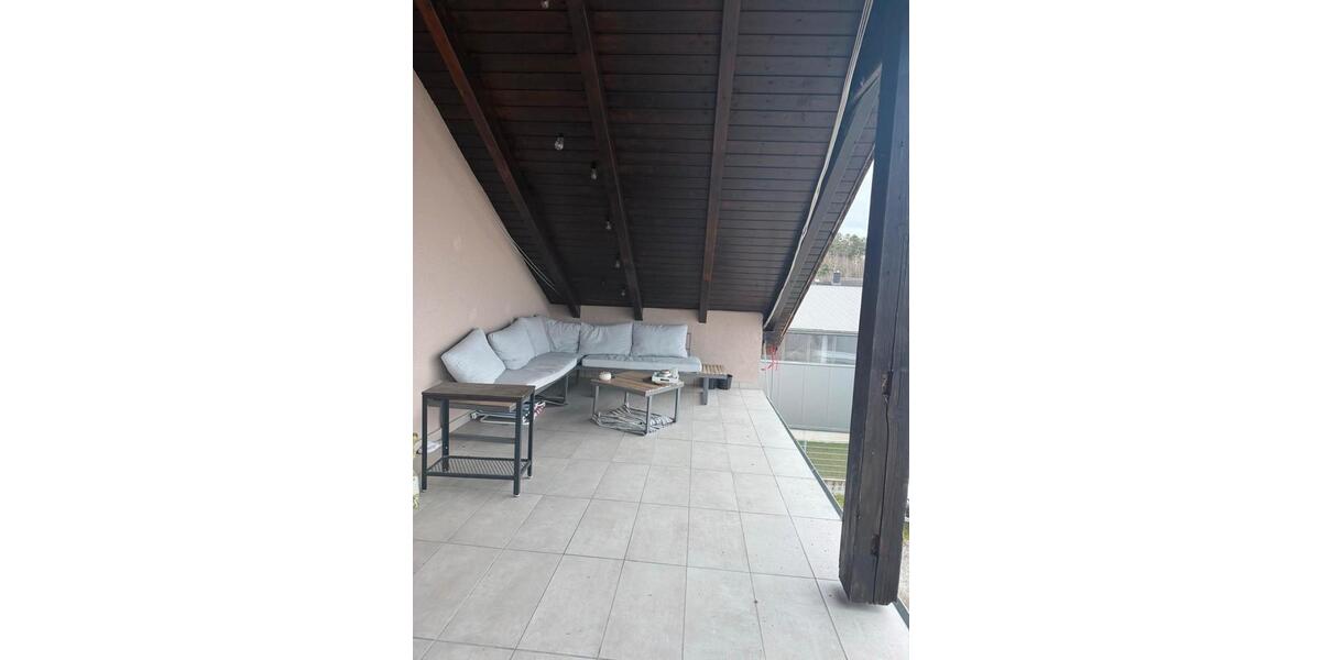 Dachgeschoßwohnung Oberreichenbach - 2 Zimmer, 130 m&sup2;, 1.500&euro; | Angebot:25598849