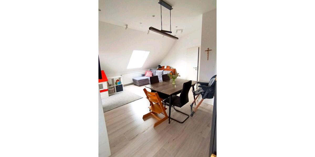 Dachgeschoßwohnung Aurachtal - 3.5 Zimmer, 73 m&sup2;, 900&euro; | Angebot:25289075