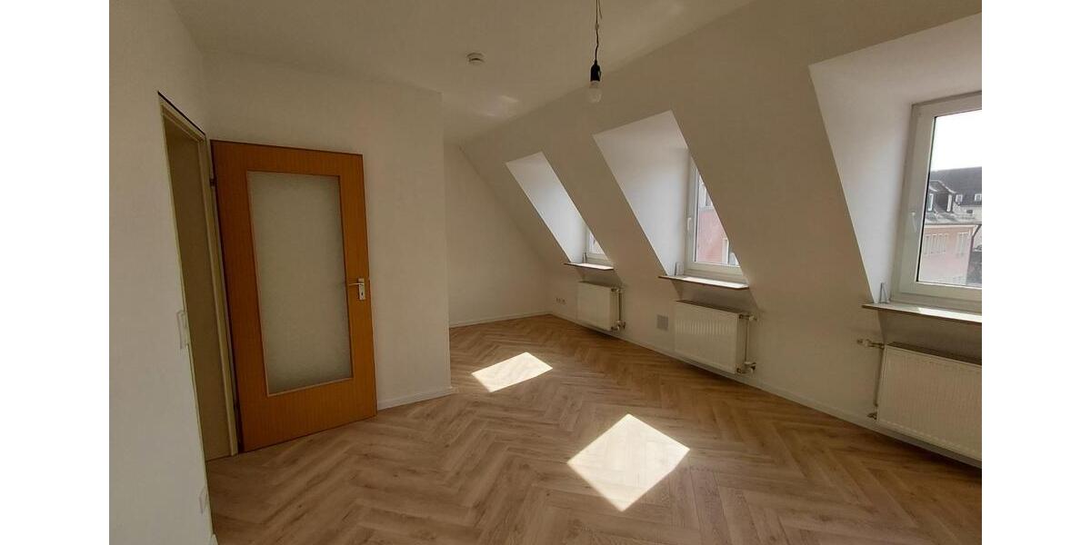 Dachgeschoßwohnung Nürnberg Altstadt, St. Lorenz - 1 Zimmer, 39 m&sup2;, 490&euro; | Angebot:25975834