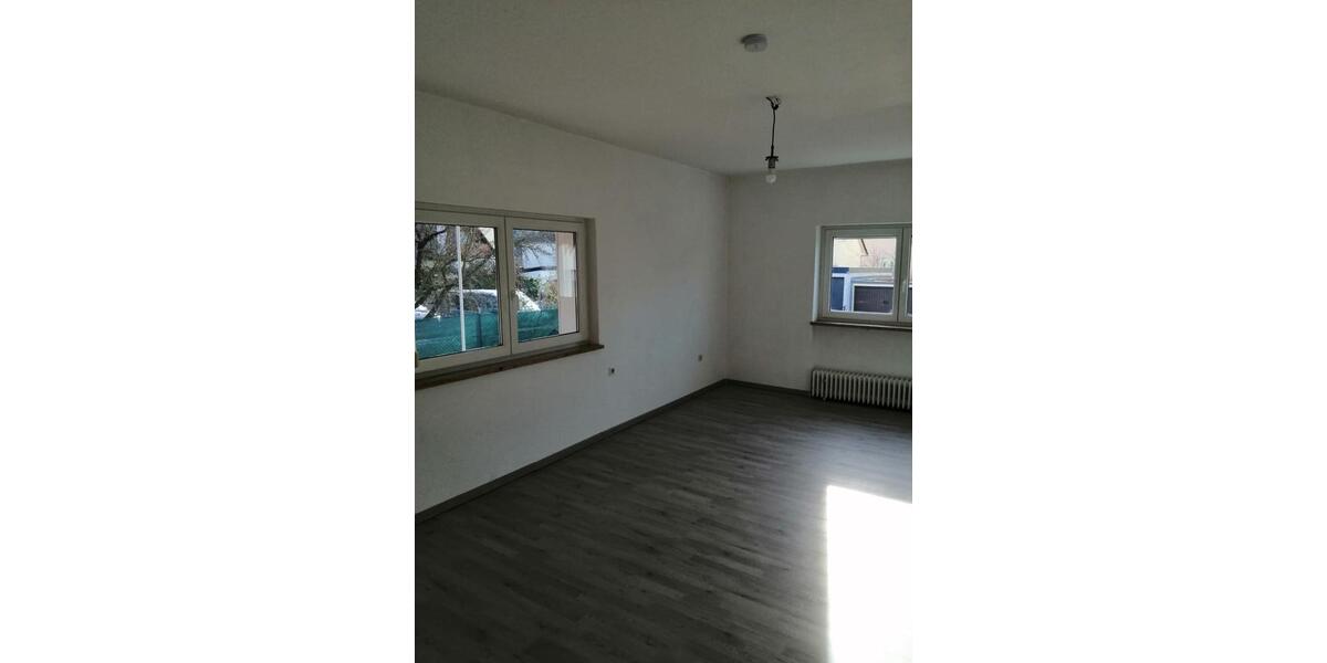 Erdgeschoßwohnung Langenzenn - 4 Zimmer, 106 m&sup2;, 900&euro; | Angebot:25332301