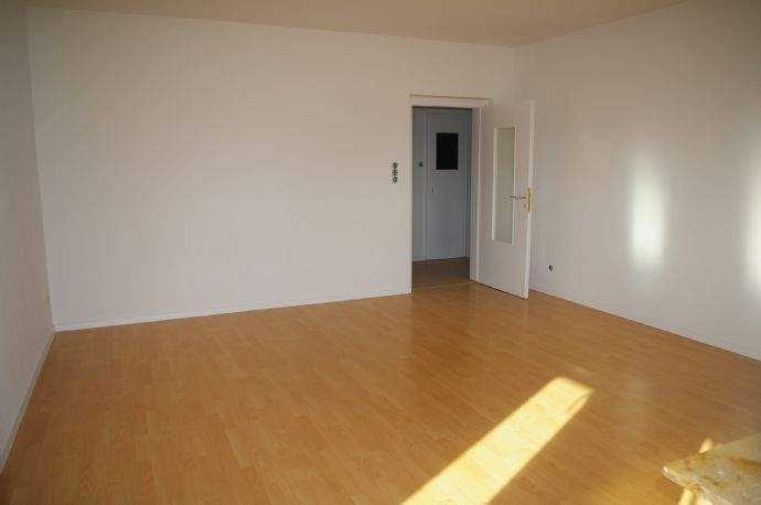 Etagenwohnung Nürnberg St Johannis - 3 Zimmer, 91 m&sup2;, 1.150&euro; | Angebot:25665175