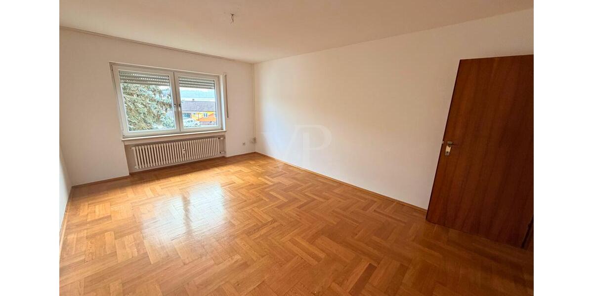 Etagenwohnung Neustadt an der Aisch - 5.5 Zimmer, 120 m&sup2;, 900&euro; | Angebot:25215765