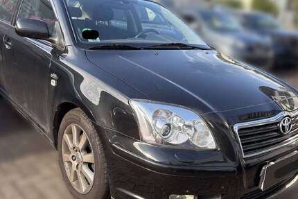Toyota Avensis 221.558 km 1.999 &euro; Nürnberg 90431