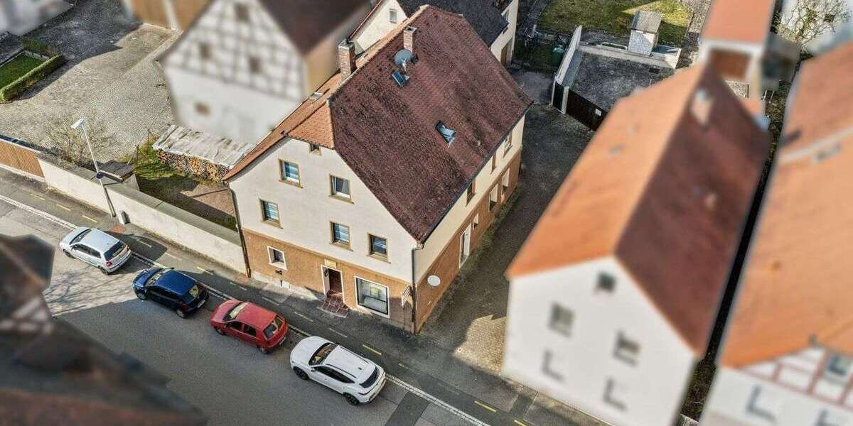 Einfamilienhaus Herzogenaurach - 9 Zimmer, 234 m&sup2;, 430.000&euro; | Angebot:20178222