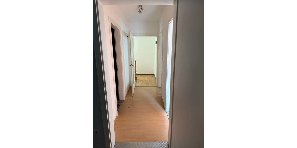 Einfamilienhaus Roßtal-1 Roßtal - 7 Zimmer, 133 m&sup2;, 390.000&euro; | Angebot:25703799