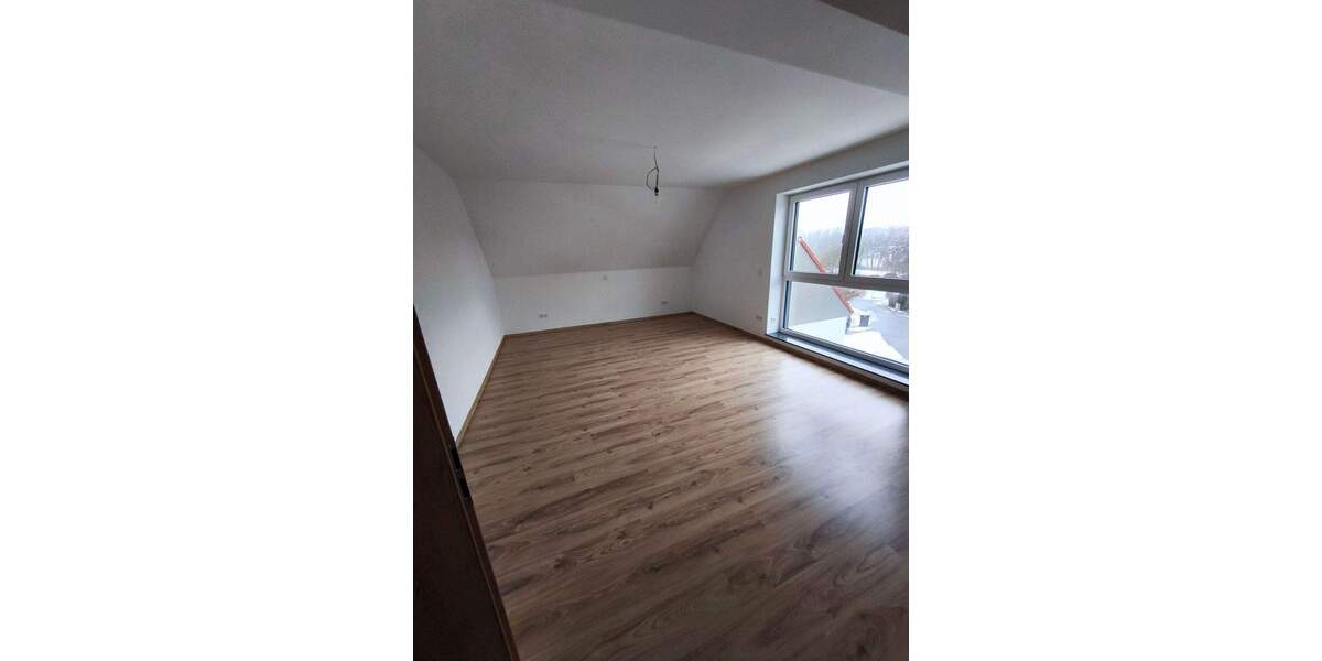 Einfamilienhaus Igensdorf Pettensiedel - 1 Zimmer, 240 m&sup2;, 2.200&euro; | Angebot:25770176