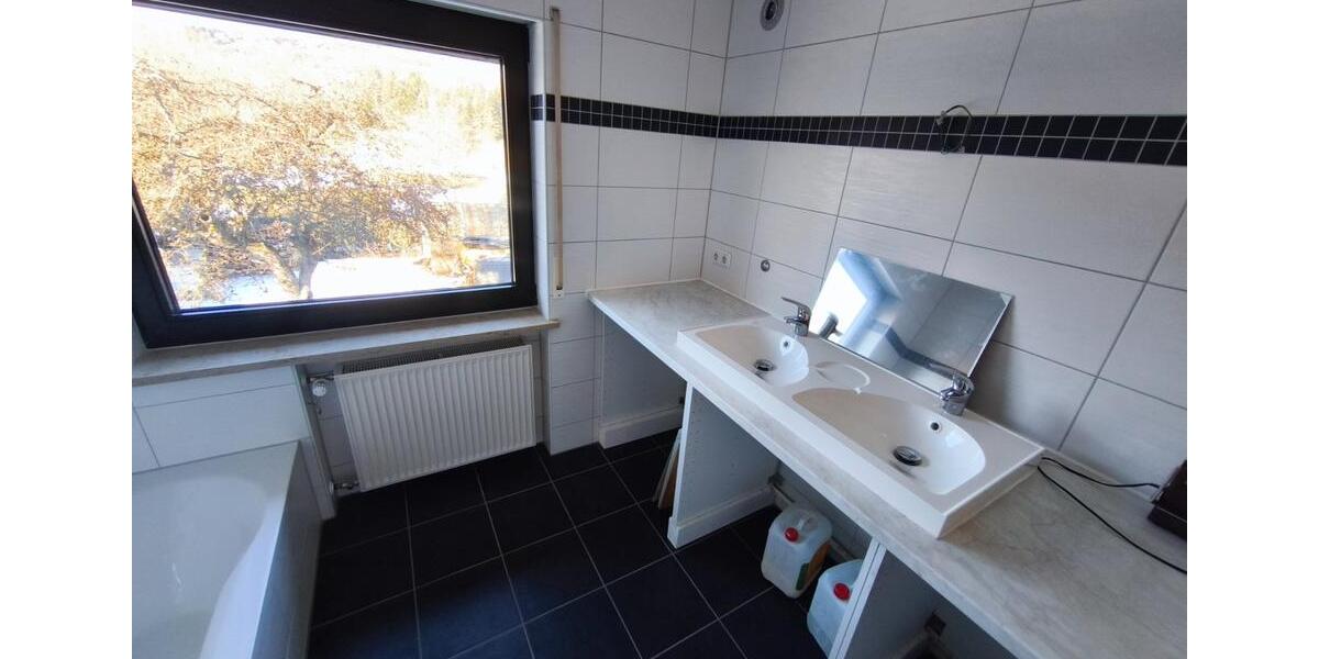 Etagenwohnung Neunkirchen am Brand - 3 Zimmer, 125 m&sup2;, 1.000&euro; | Angebot:24849348