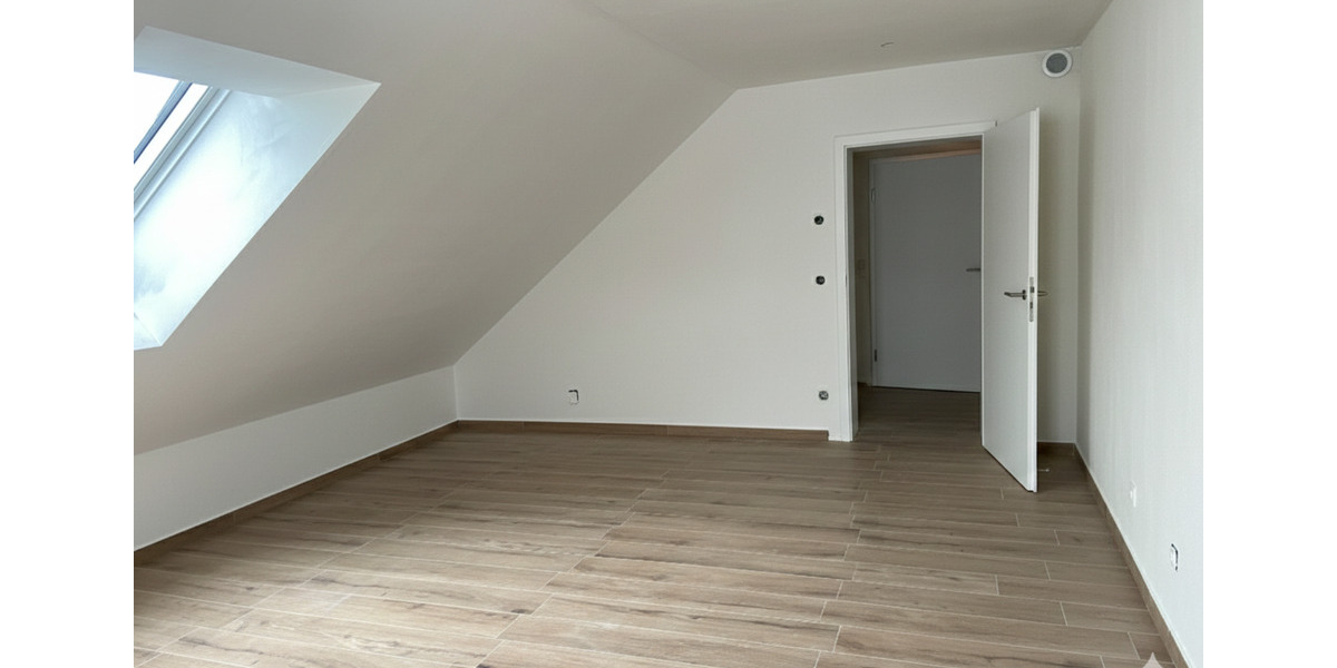 Dachgeschoßwohnung Herzogenaurach - 2 Zimmer, 67 m&sup2;, 900&euro; | Angebot:25804210