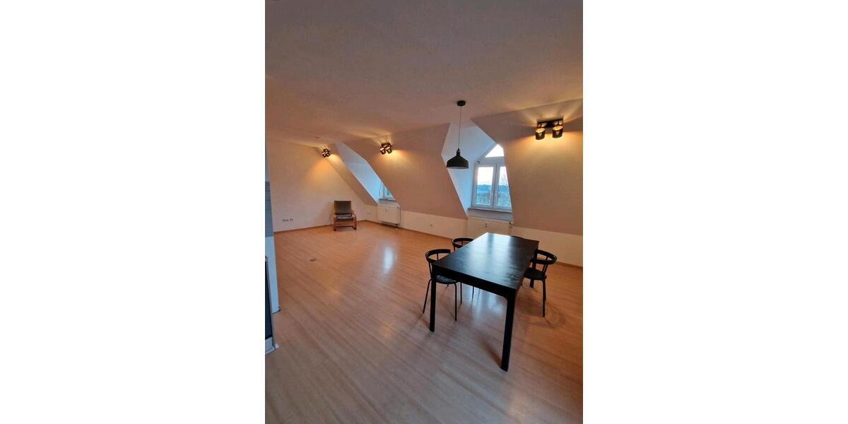 Dachgeschoßwohnung Erlangen Bruck - 3.5 Zimmer, 120 m&sup2;, 1.450&euro; | Angebot:25107077