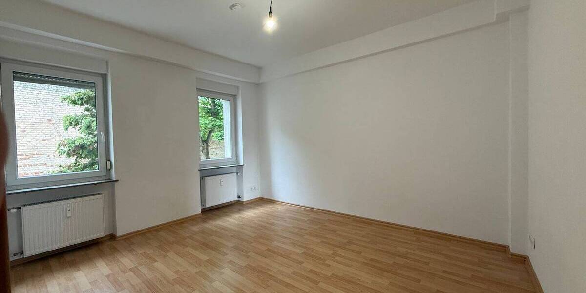 Etagenwohnung Nürnberg Schweinau - 4 Zimmer, 103 m&sup2;, 900&euro; | Angebot:26820803