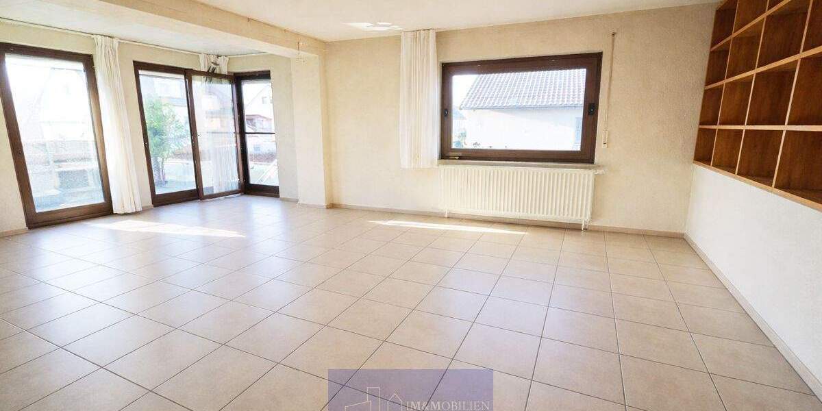 Etagenwohnung Adelsdorf - 8 Zimmer, 207 m&sup2;, 438.000&euro; | Angebot:25899007