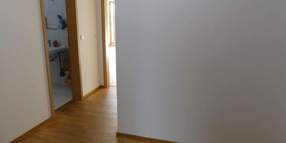 Etagenwohnung Roßtal - 2 Zimmer, 60 m&sup2;, 620&euro; | Angebot:25743068