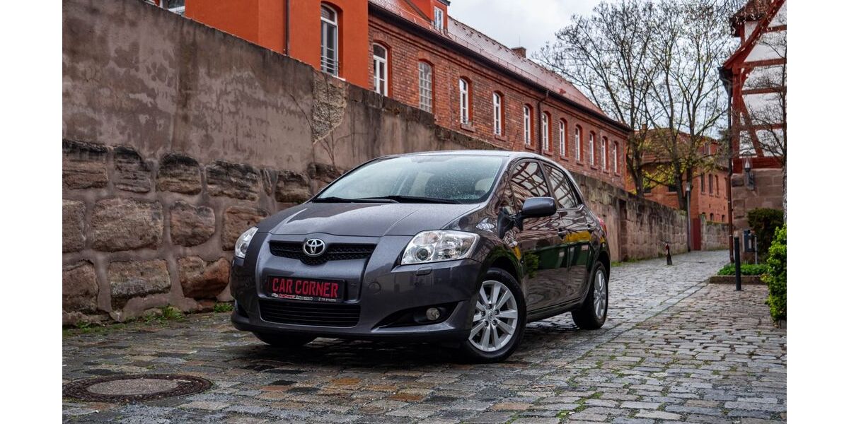 Toyota Auris 82.000 km 6.500 &euro; Haag 91126