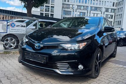 Toyota Auris 67.000 km 13.900 &euro; Nürnberg 90431