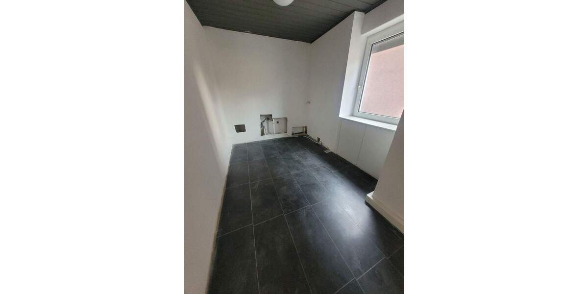 Mehrfamilienhaus, Wohnhaus Adelsdorf - 8 Zimmer, 202 m&sup2;, 398.000&euro; | Angebot:25681317