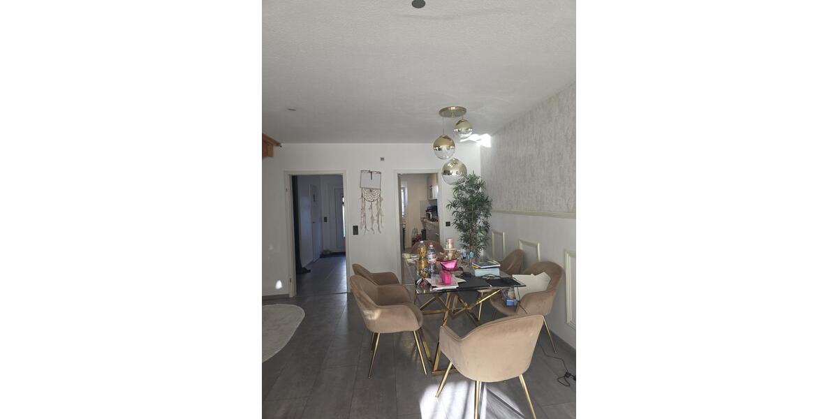 Reihenhaus Roßtal - 5 Zimmer, 122 m&sup2;, 460.000&euro; | Angebot:26955495