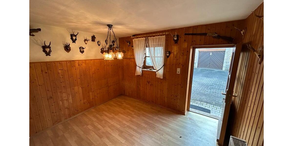 Einfamilienhaus Lauf an der Pegnitz - 7 Zimmer, 170 m&sup2;, 430.000&euro; | Angebot:25408089