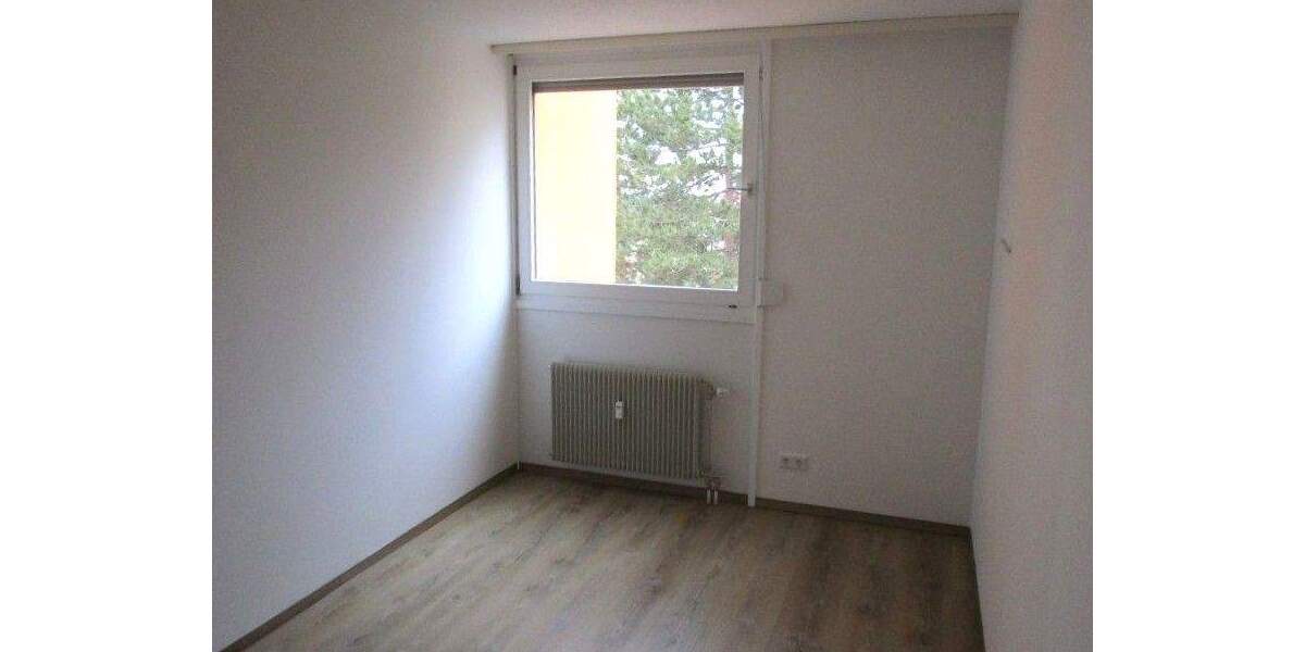 Etagenwohnung Nürnberg Großreuth b Schweinau - 3 Zimmer, 92 m&sup2;, 1.020&euro; | Angebot:25778206